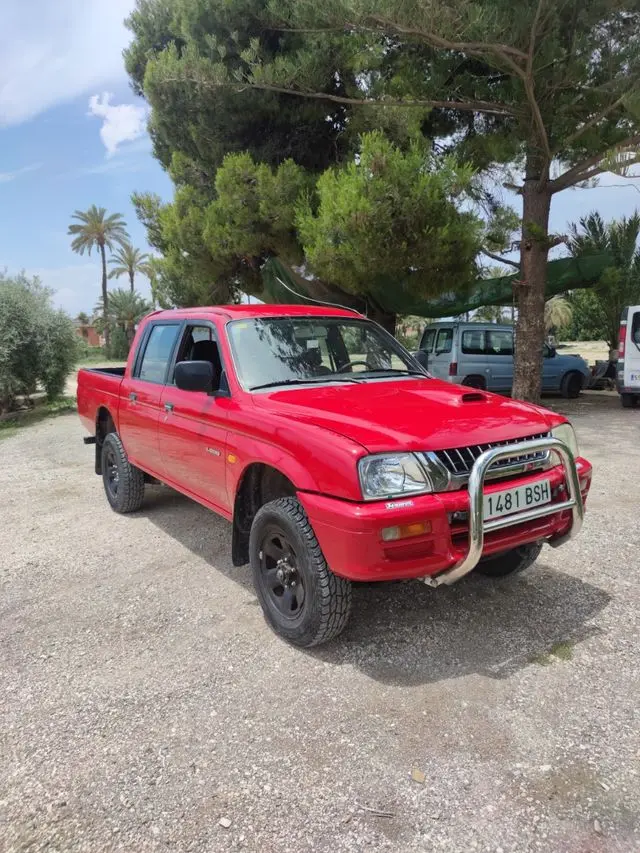 Mitsubishi L 200 L 200 2.5 TD 4x4 GL Invite 2