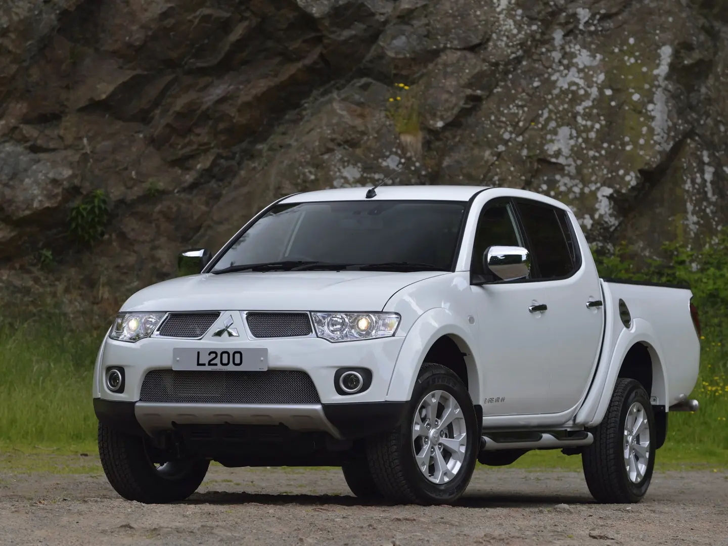 Mitsubishi L 200 L 200 2.5 TD 4x4 Intense 4