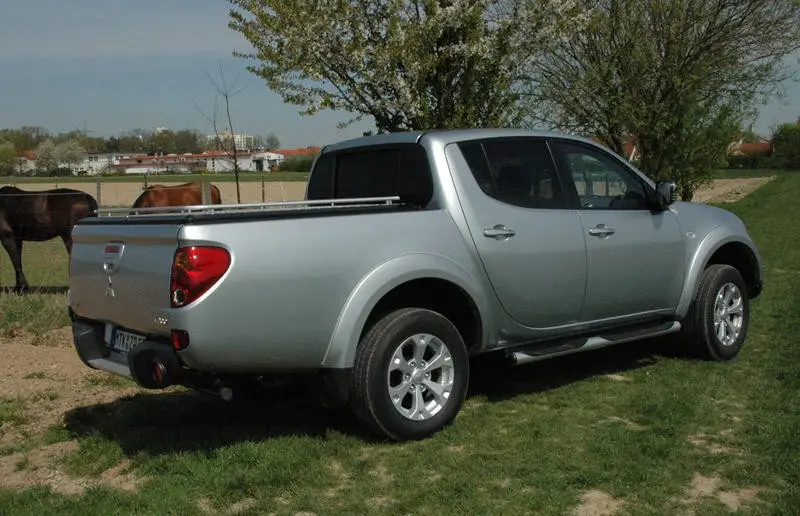 Mitsubishi L 200 L 200 2.5 TDI 4x2 Invite 0