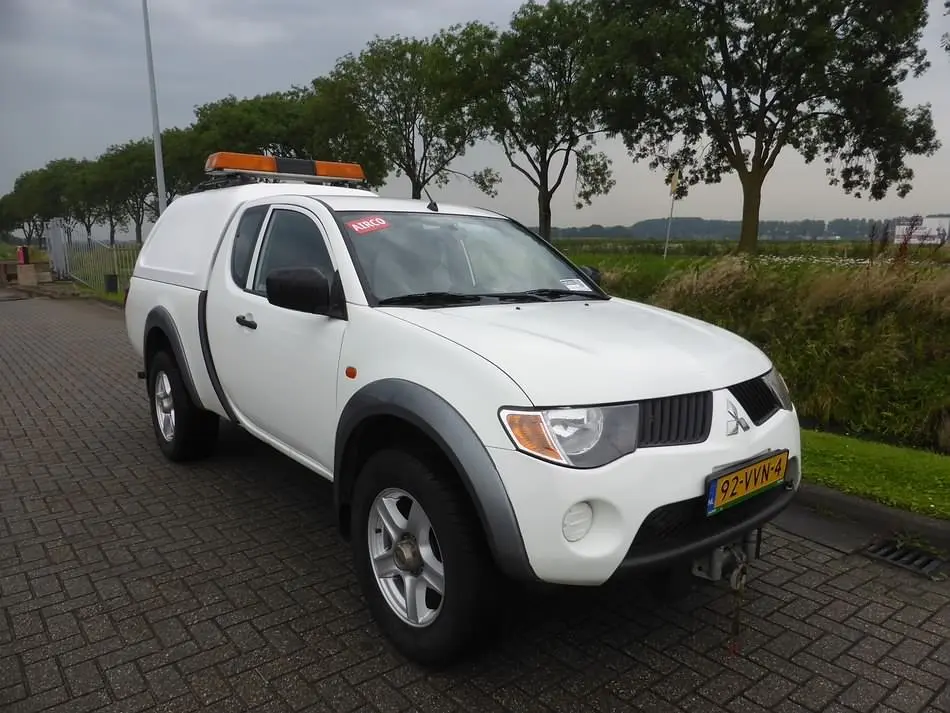 Mitsubishi L 200 L 200 2.5 D 4x4 4
