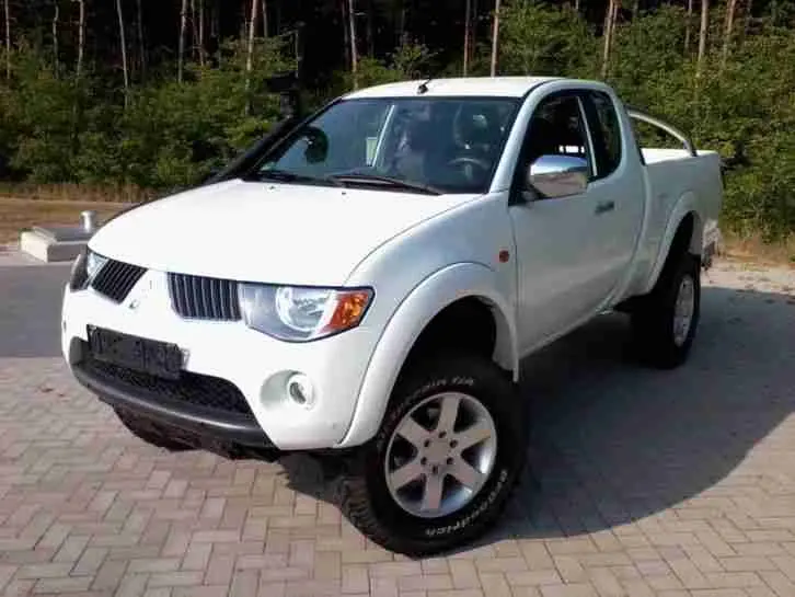Mitsubishi L 200 L 200 2.5 TDI 4x4 Intense 7
