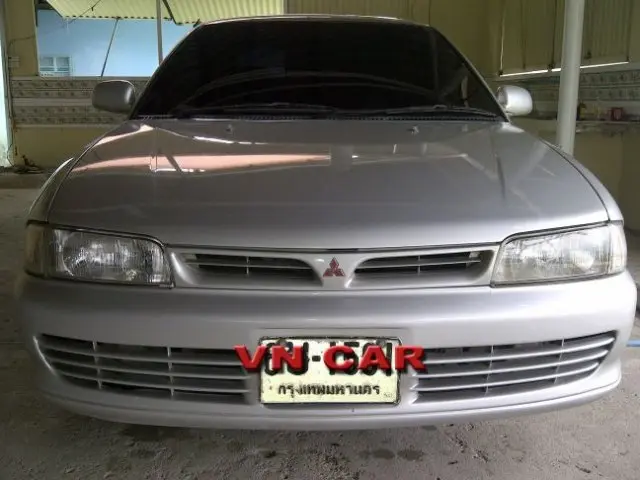 Mitsubishi Lancer Lancer 1.3 GL 3