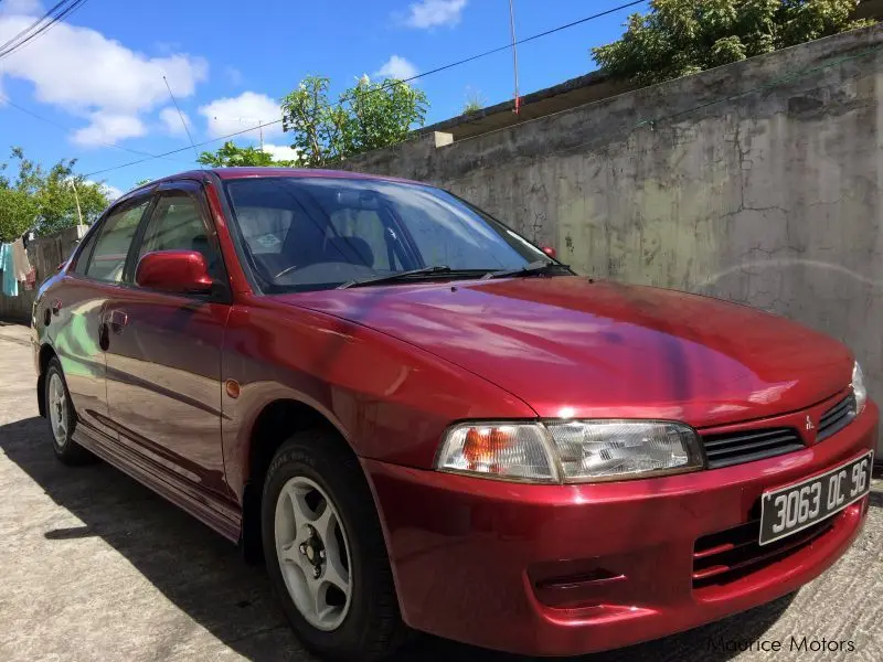 Mitsubishi Lancer Lancer 1.3 GLX 2