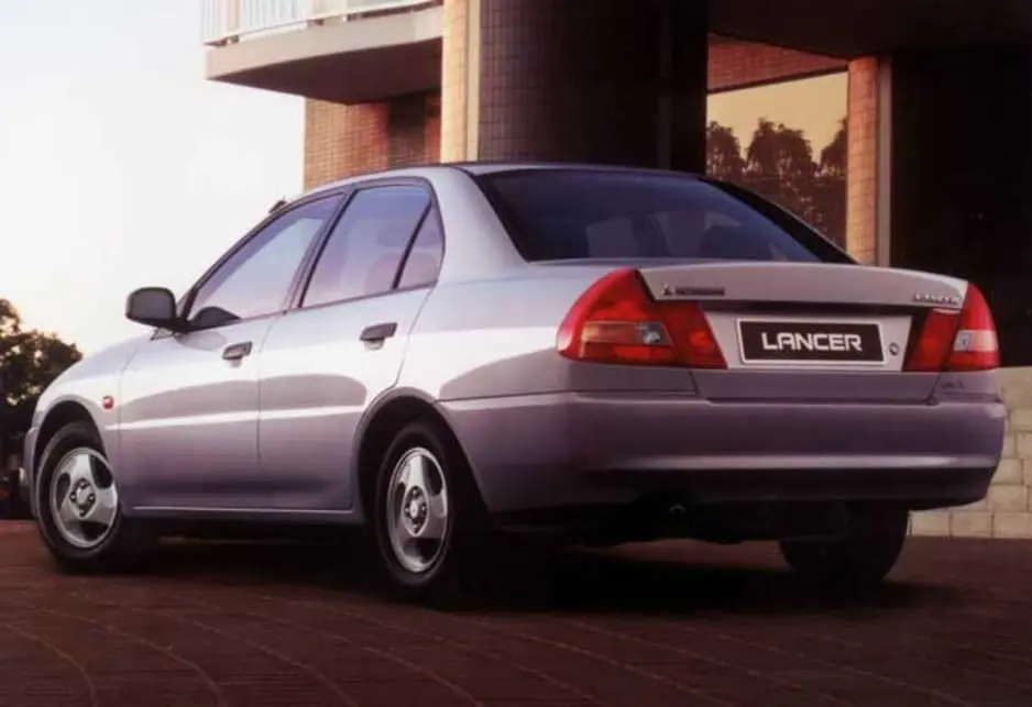 Mitsubishi Lancer Lancer 1.3 GLX 5