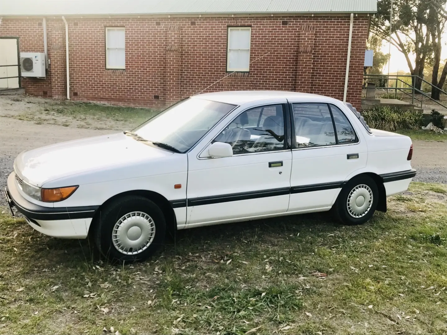Mitsubishi Lancer Lancer 1300i GL 5