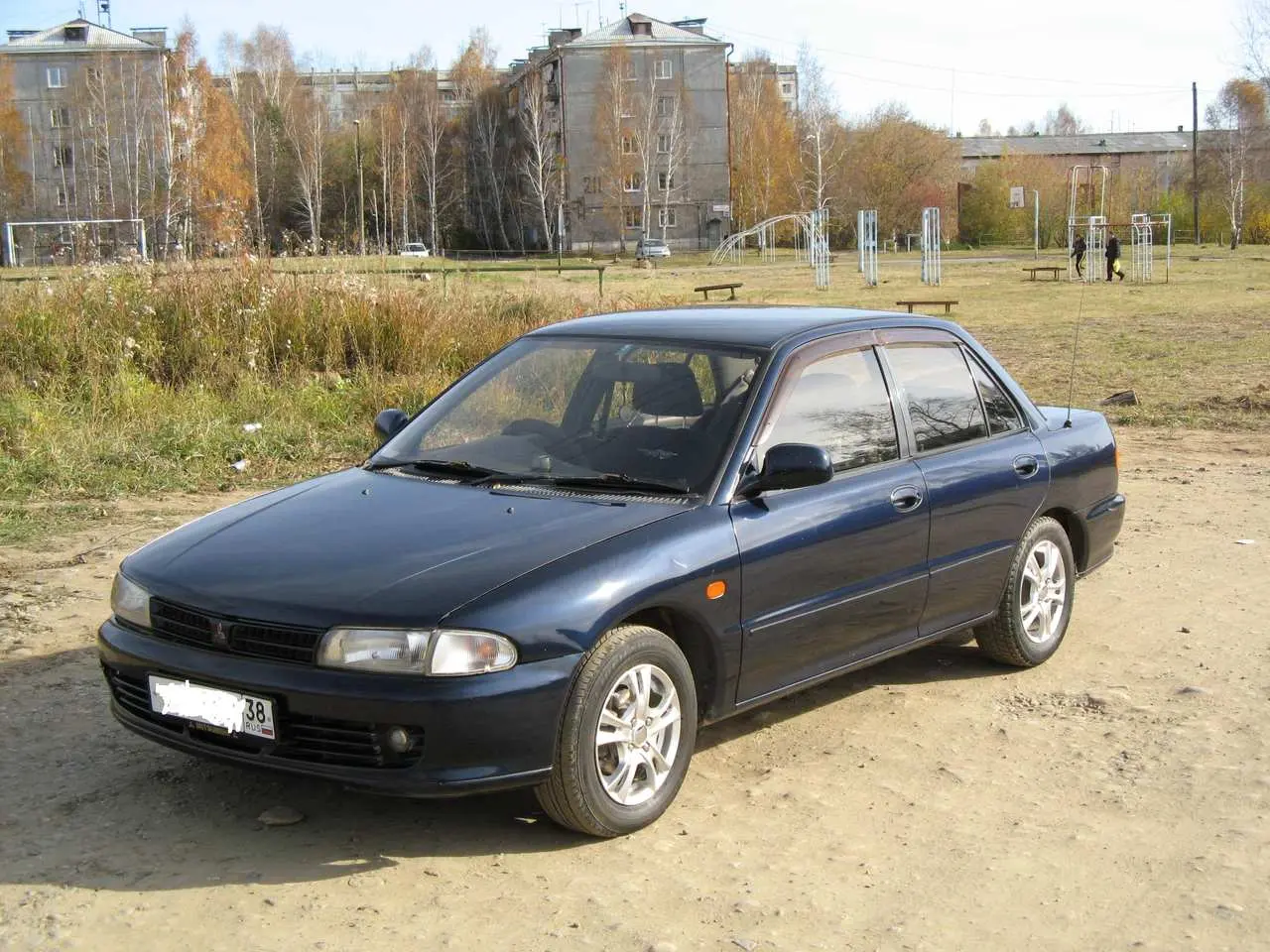 Mitsubishi Lancer Lancer 1300i GLX 2