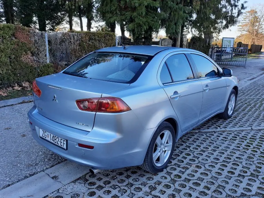 Mitsubishi Lancer Lancer 1.5 Invite Sam 5