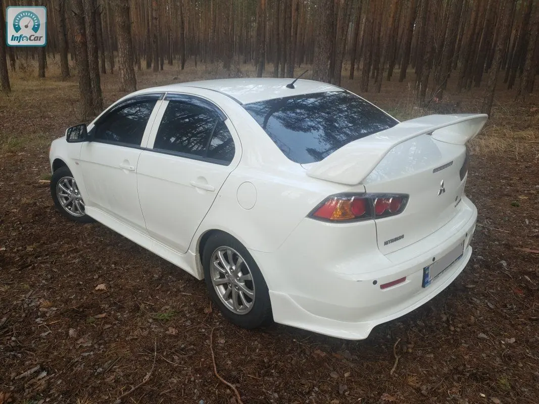Mitsubishi Lancer Lancer 1.6 Invite 3