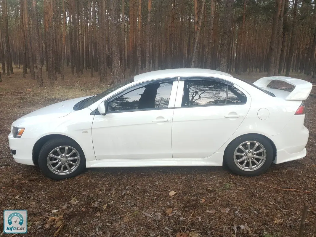 Mitsubishi Lancer Lancer 1.6 Invite 4