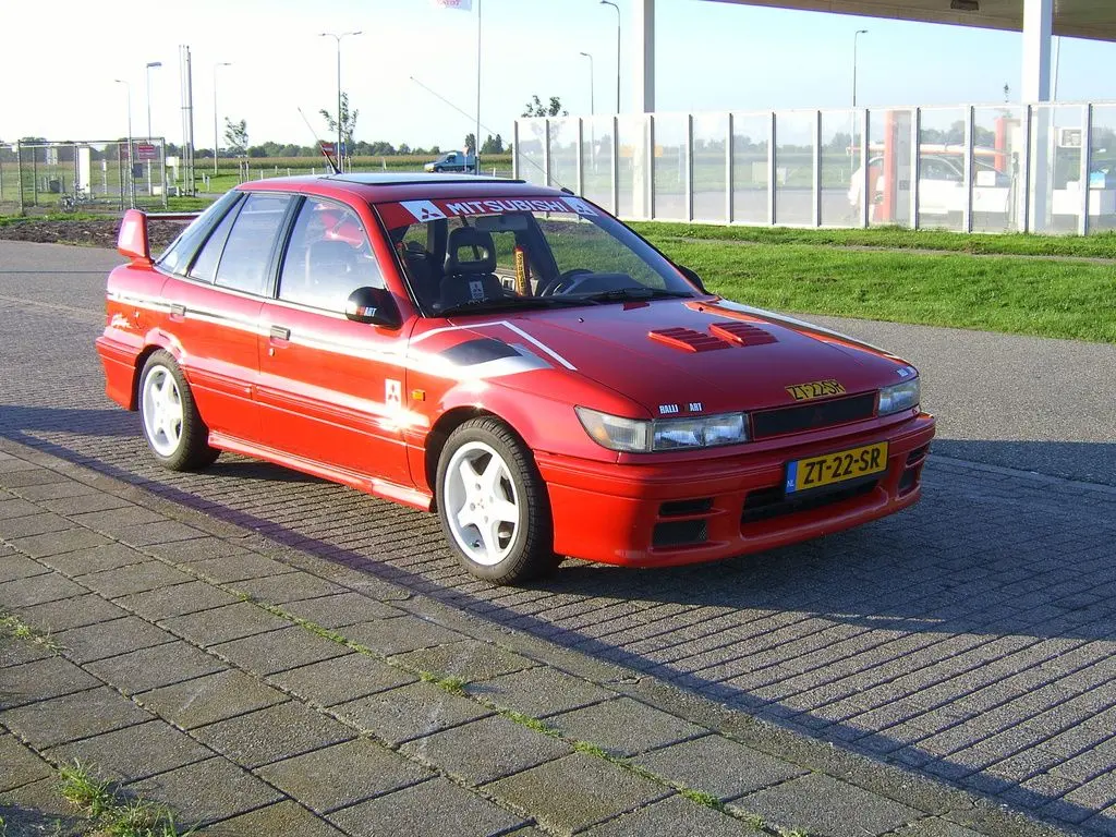 Mitsubishi Lancer Lancer 1800i GT 1