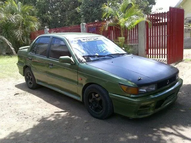 Mitsubishi Lancer Lancer 1300i GL 2