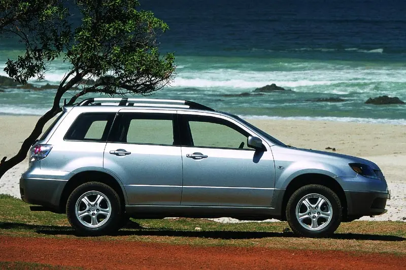 Mitsubishi Outlander Outlander 2.4 Intense Lux 4