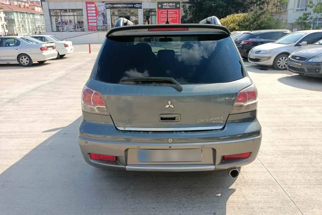 Mitsubishi Outlander Outlander 2.4 4WD Sport 2