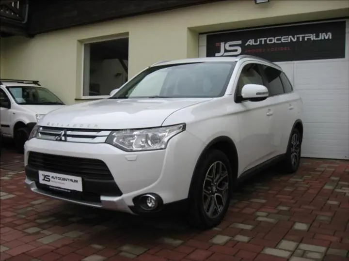 Mitsubishi Outlander Outlander 2.4 Intense Lux 5