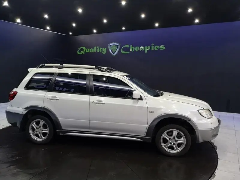 Mitsubishi Outlander Outlander 2.4 Intense Lux 5