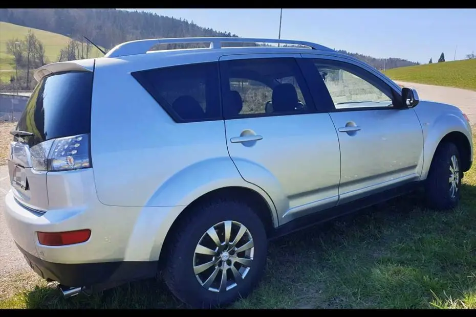 Mitsubishi Outlander Outlander 2.4 Intense Plus 1