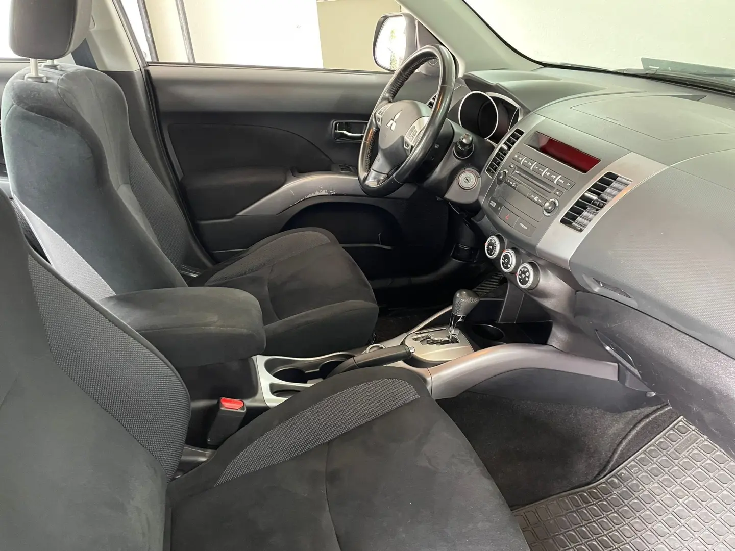 Mitsubishi Outlander Outlander 2.4 Invite CVT 3