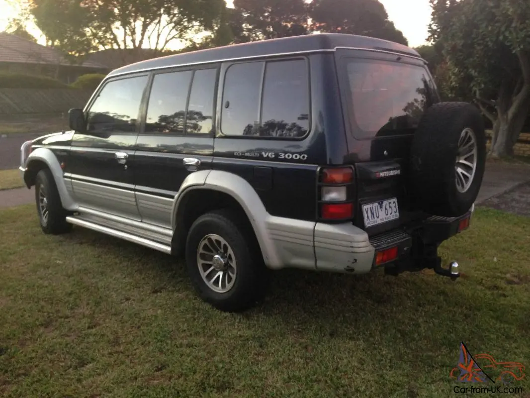 Mitsubishi Pajero Pajero 3.0 V6 24V Wagon GLS 2
