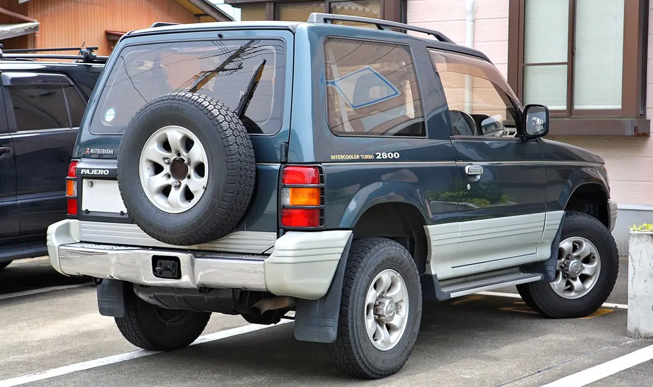 Mitsubishi Pajero Pajero 3.0 V6 24V Wagon GLS 5