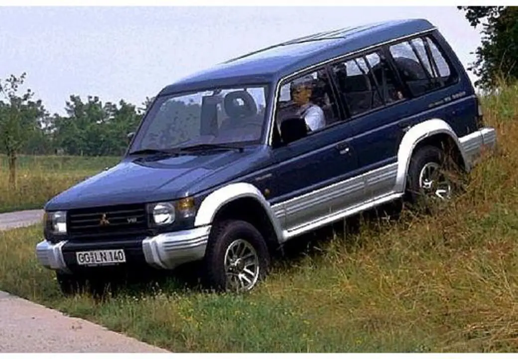 Mitsubishi Pajero Pajero 3.0 V6 Wagon 2