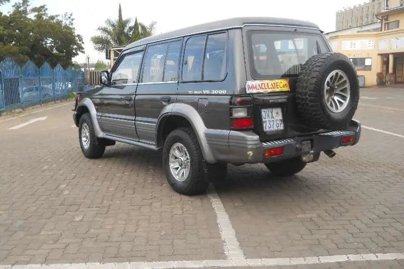 Mitsubishi Pajero Pajero 3.0 V6 Wagon GLS 3