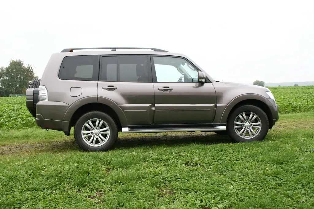 Mitsubishi Pajero Pajero 3.2 DI-D GLS Instyle 1