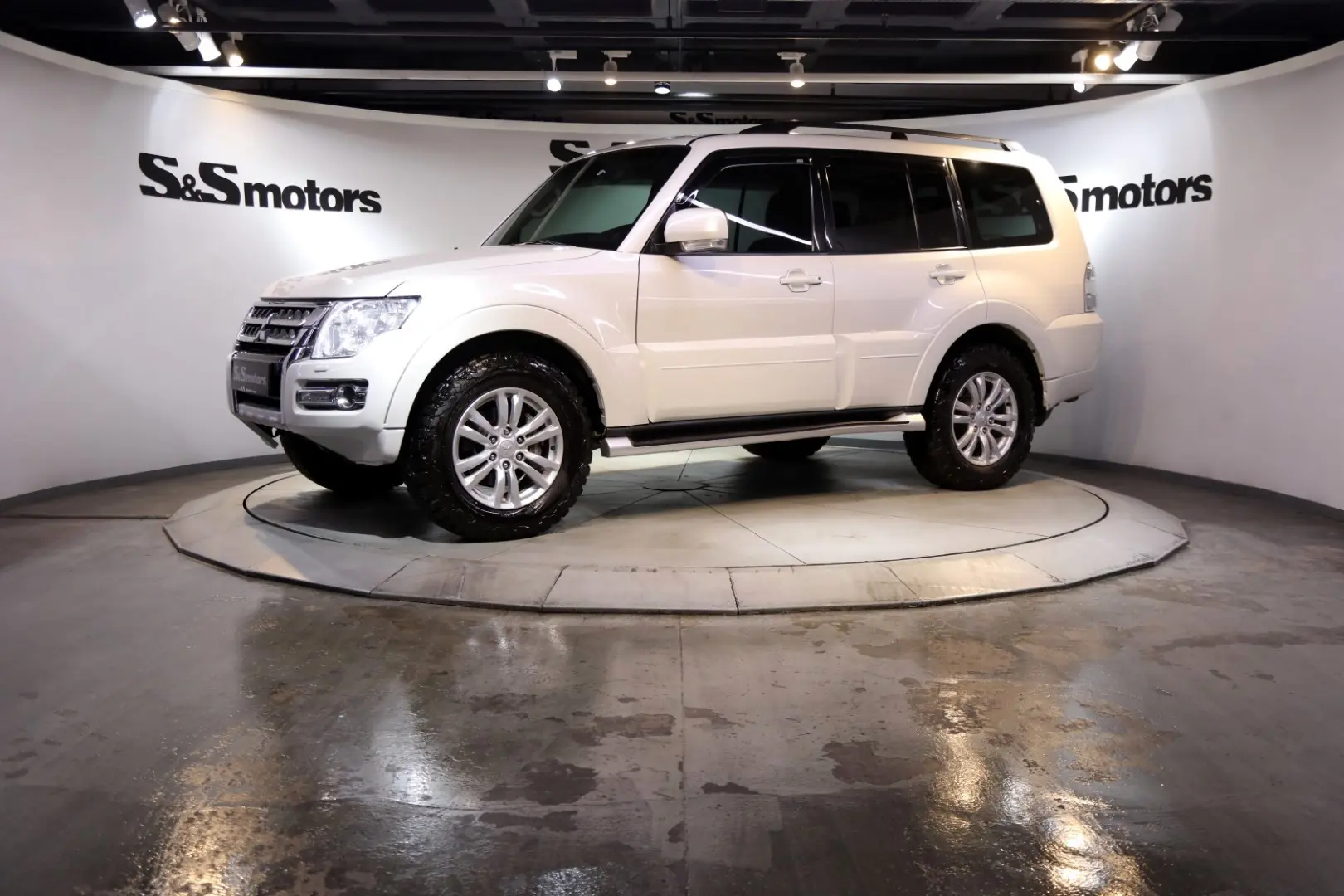 Mitsubishi Pajero Pajero 3.2 DI-DC Instyle 3