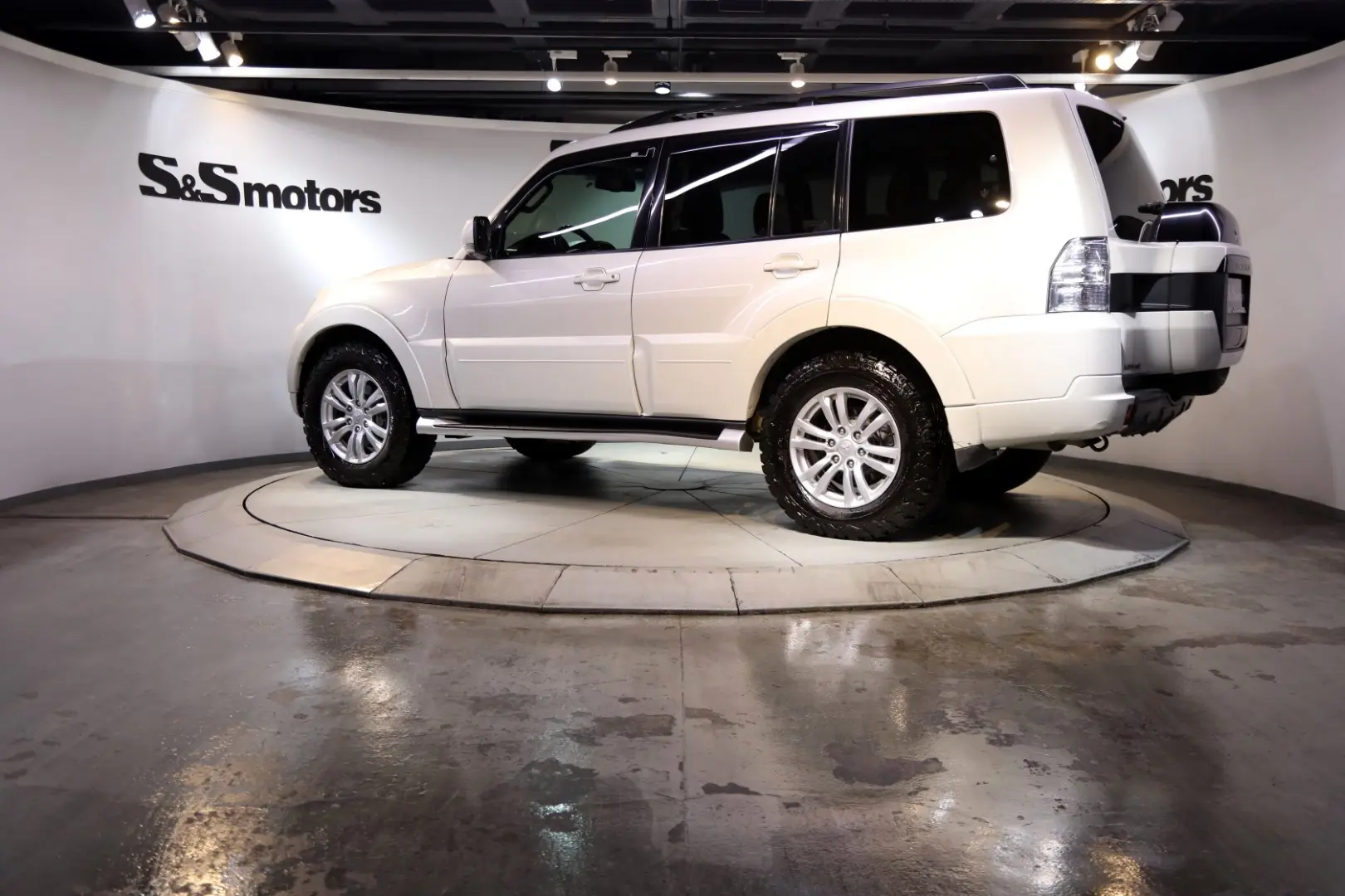 Mitsubishi Pajero Pajero 3.2 DI-DC Instyle 5