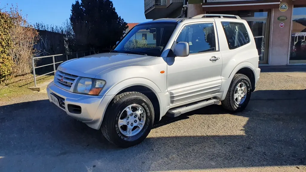 Mitsubishi Pajero Pajero 3.2 DI GLX 5