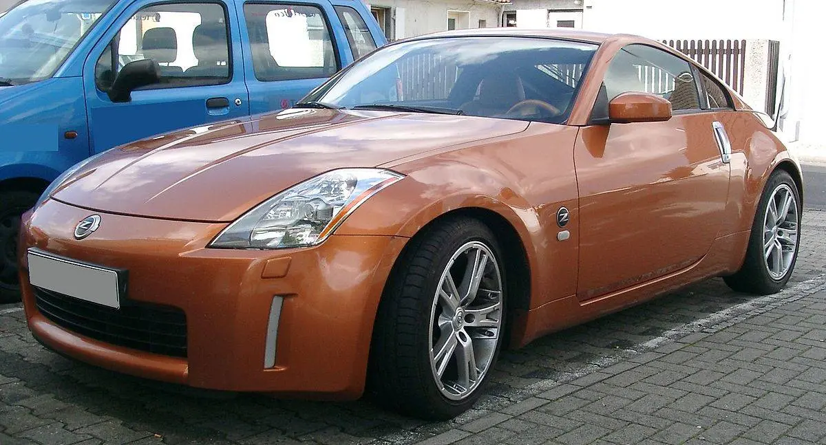 Nissan  350Z 3.5 V6 Base 6