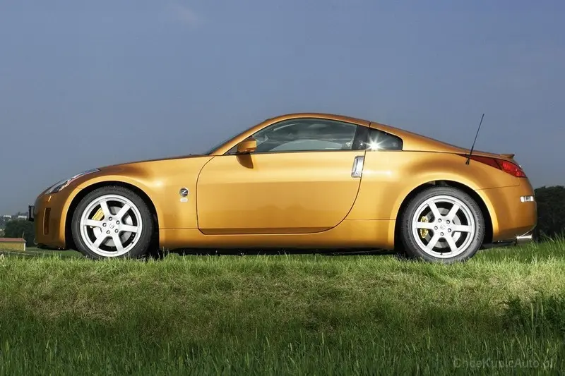 Nissan  350Z 3.5 V6 Base 4