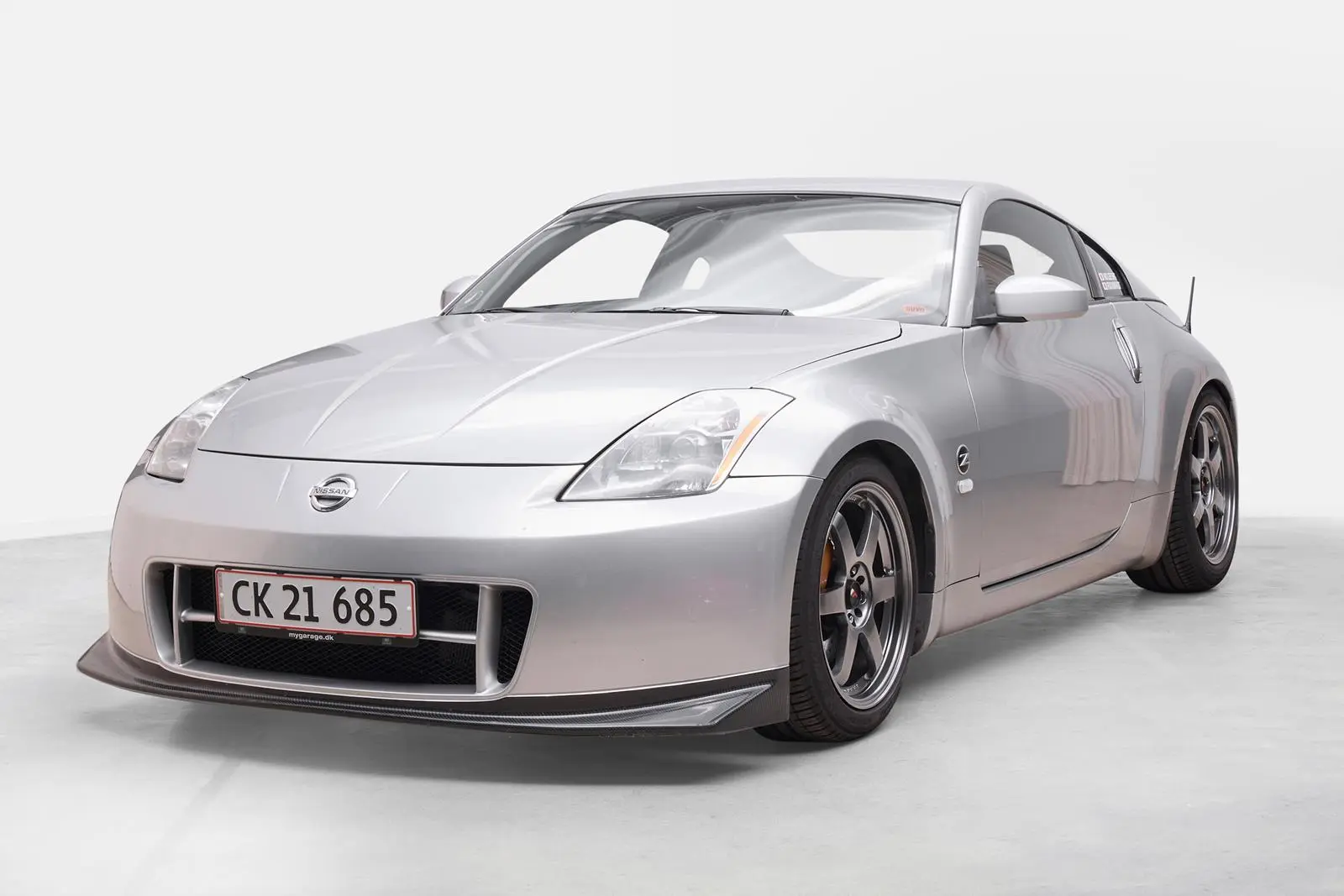 Nissan  350Z 3.5 V6 Base 6