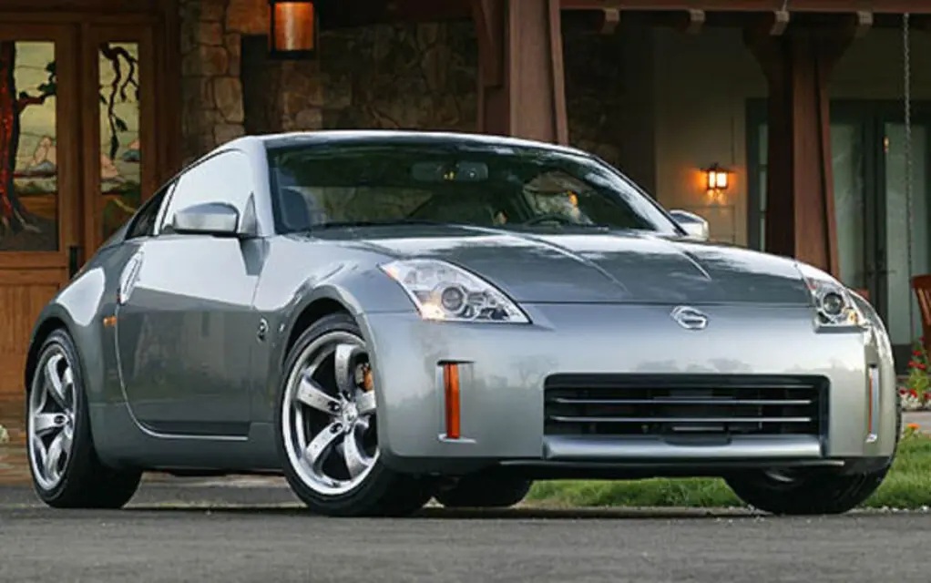 Nissan  350Z 3.5 V6 Base 5