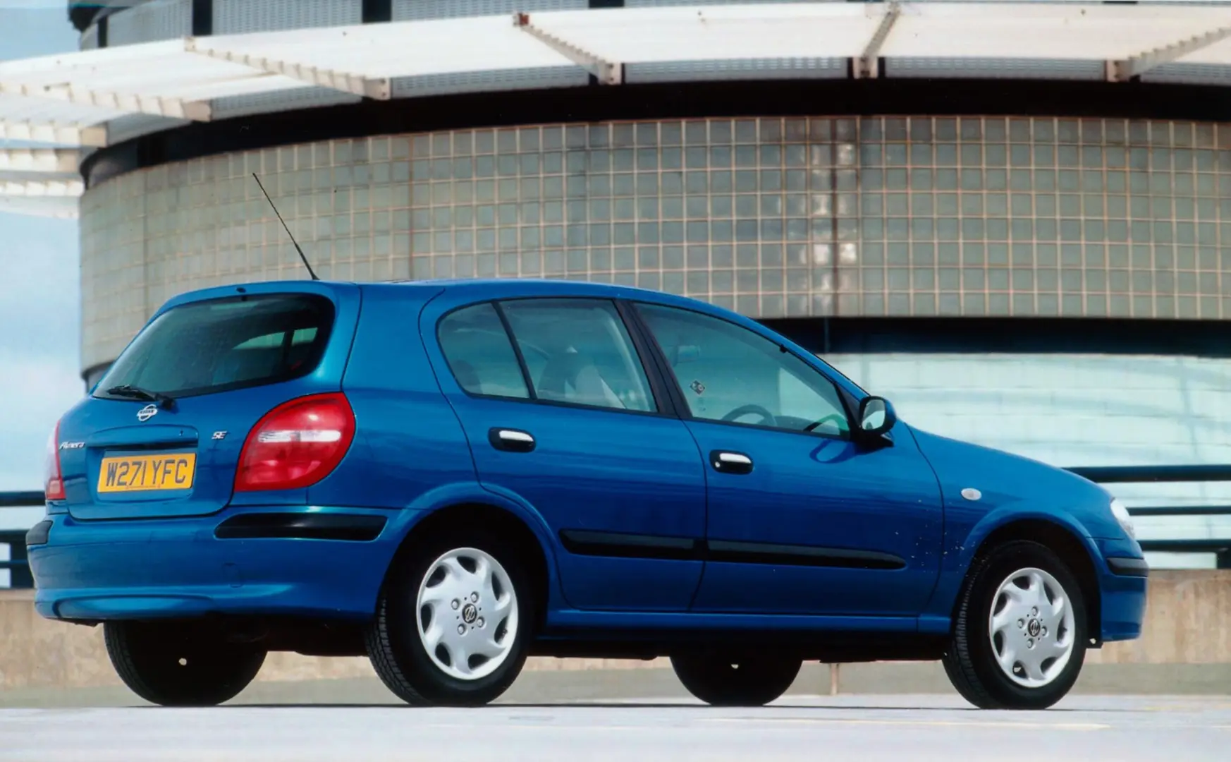 Nissan Almera Almera 1.8 Luxury 1