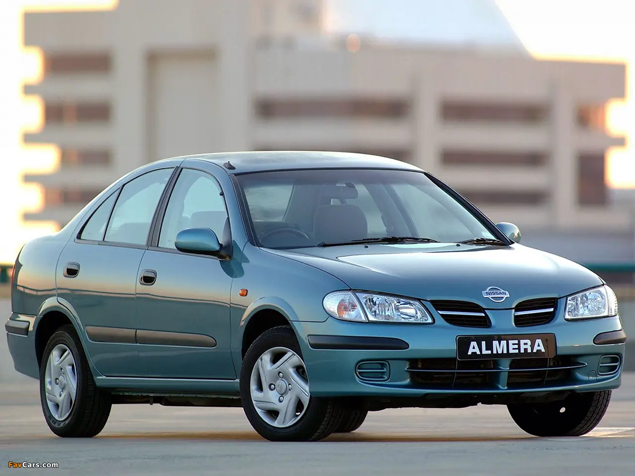 Nissan Almera Almera 1.5 Luxury 1
