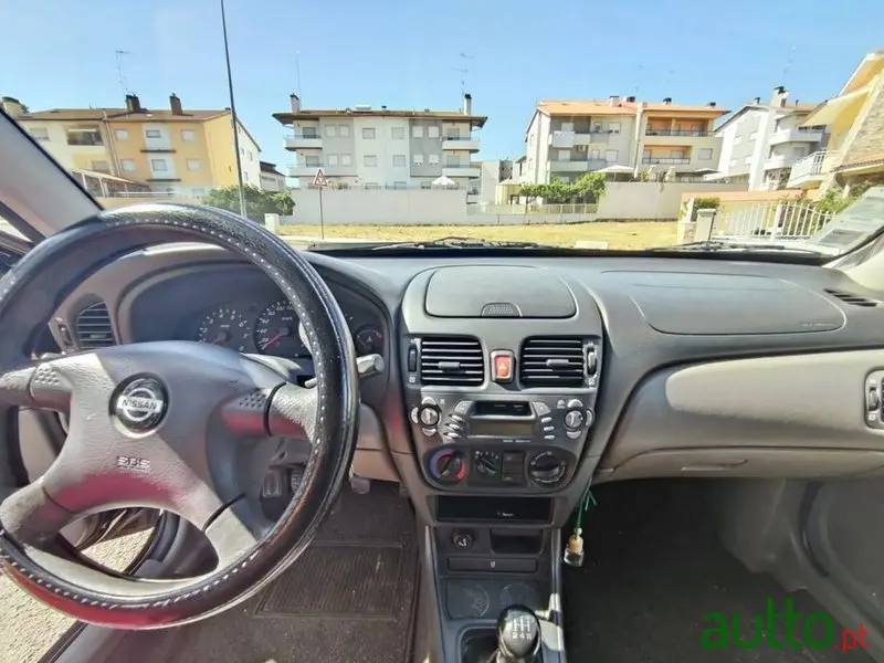 Nissan Almera Almera 1.5 Comfort 5