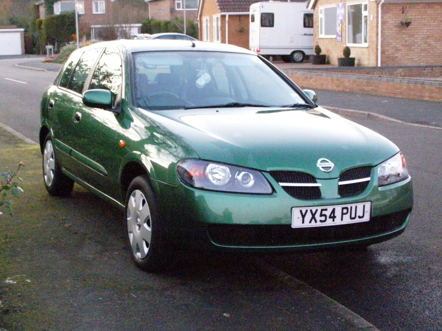 Nissan Almera Almera 1.5 Mood 1