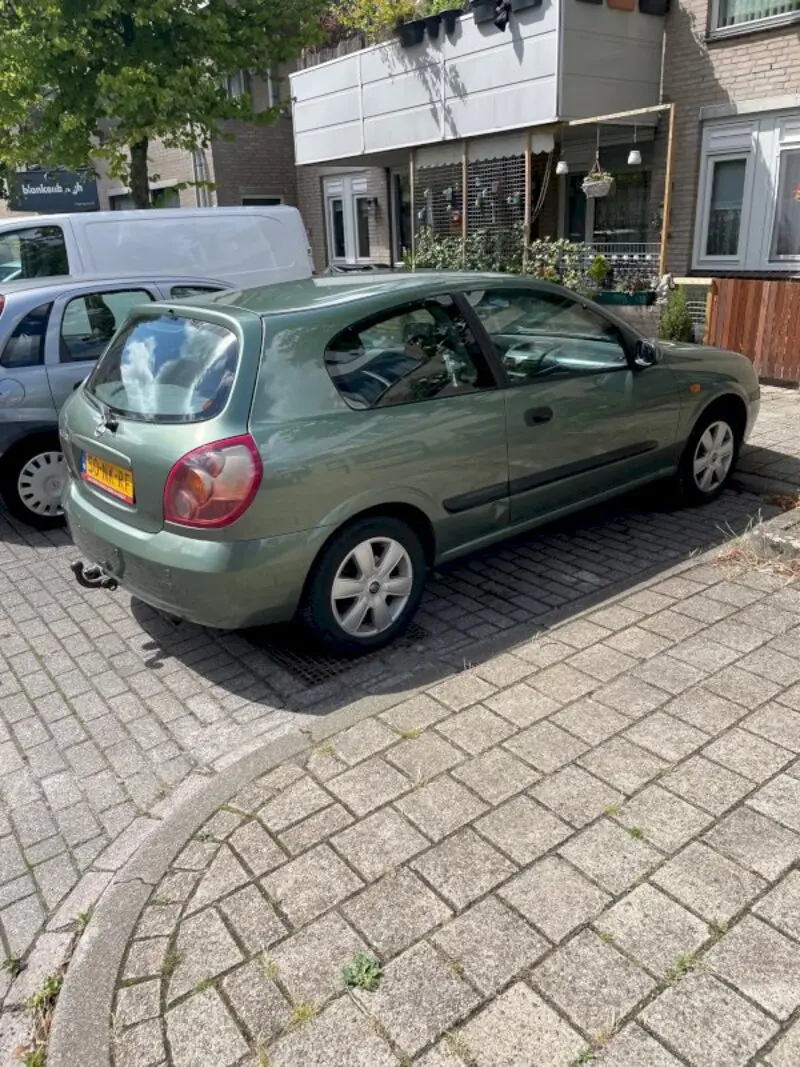 Nissan Almera Almera 1.5 Visia 1
