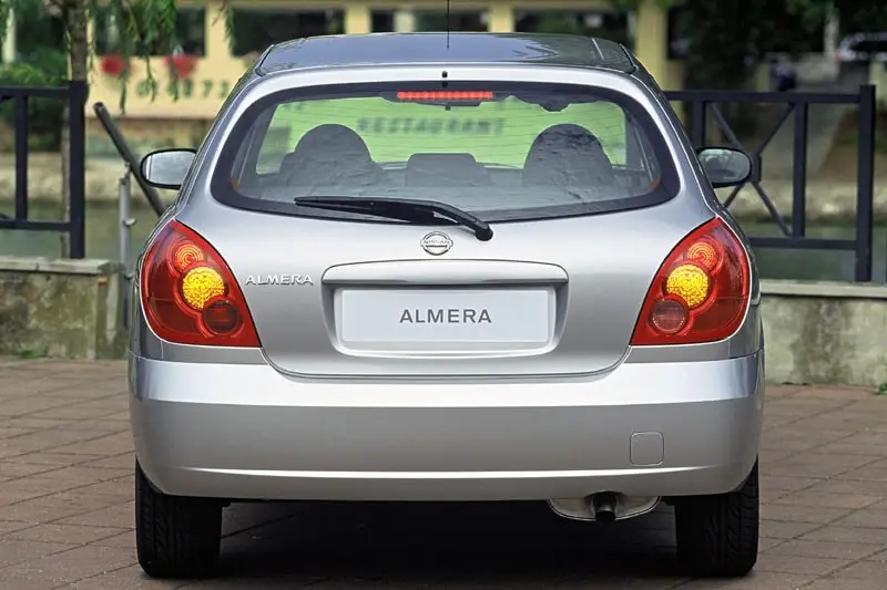 Nissan Almera Almera 1.5 Visia 4