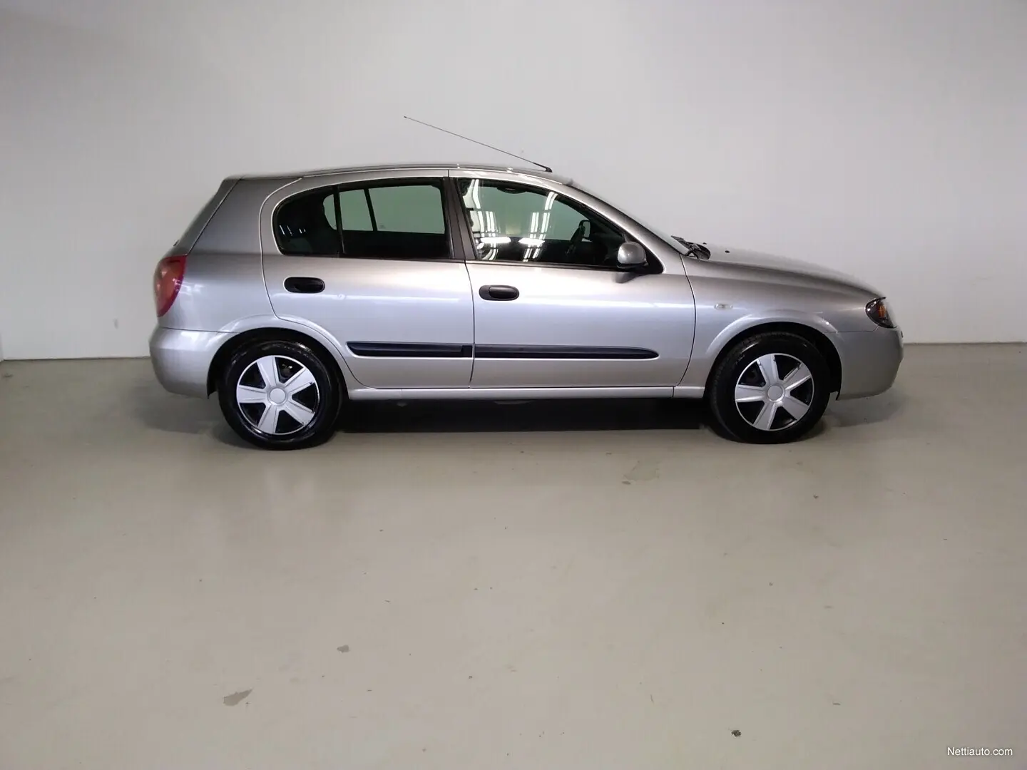 Nissan Almera Almera 1.5 Visia Plus 3