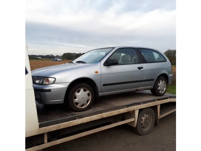 Nissan Almera Almera 1.6 SR 2