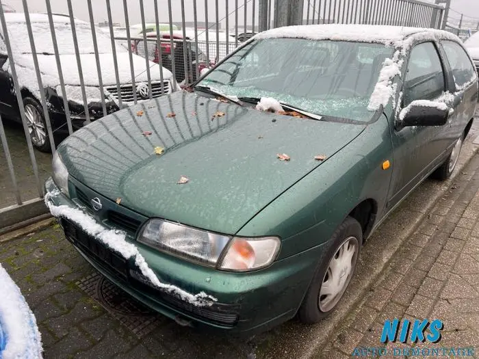 Nissan Almera Almera 1.6 SR 6