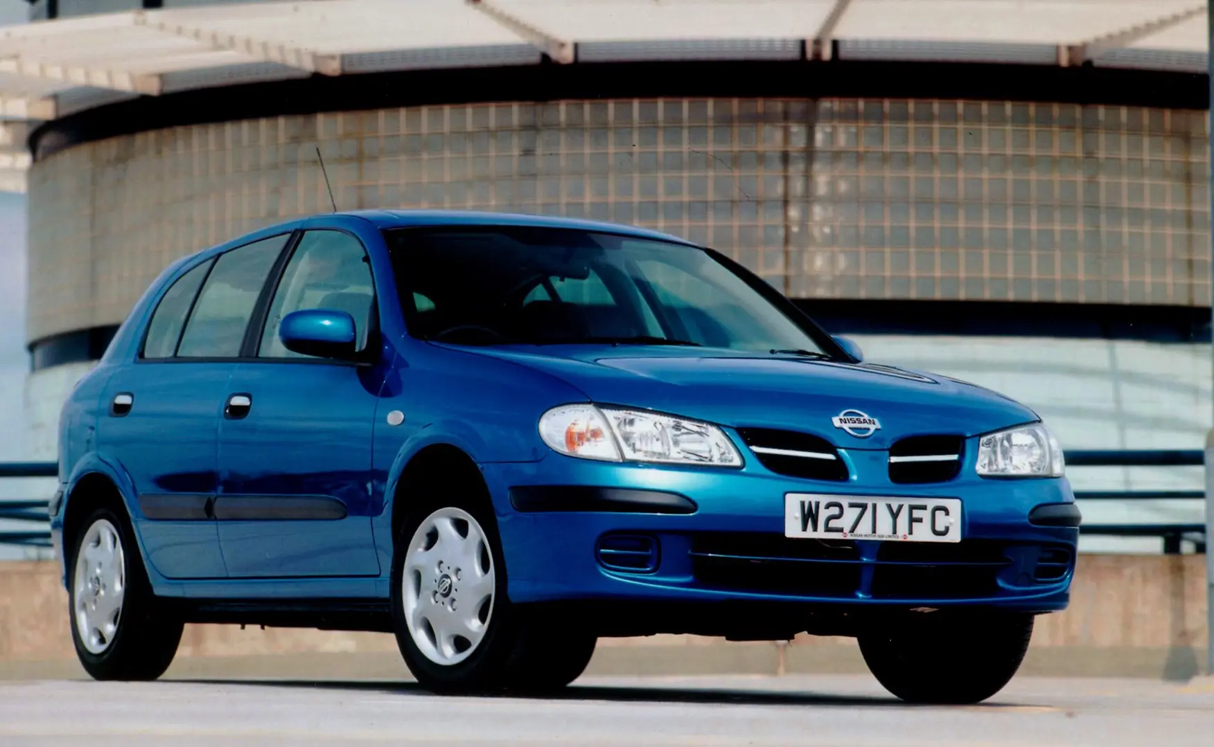 Nissan Almera Almera 1.8 Luxury 3