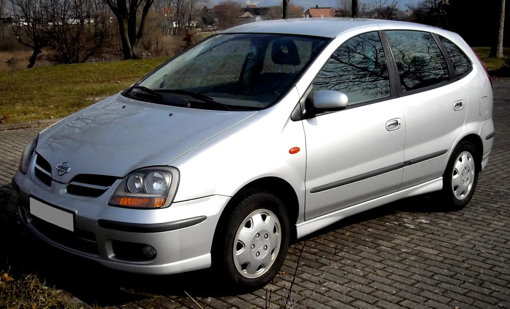 Nissan Almera Almera 1.8 Luxury 4