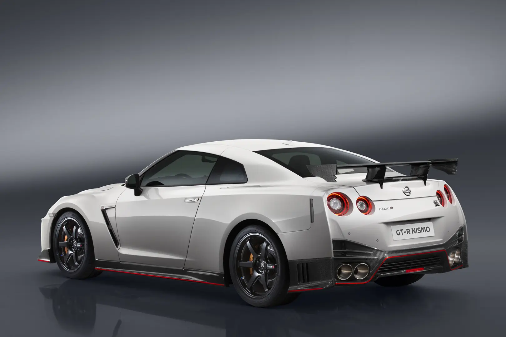 Nissan GT-R GT-R 3.8 V6 4WD R35 Nismo 0