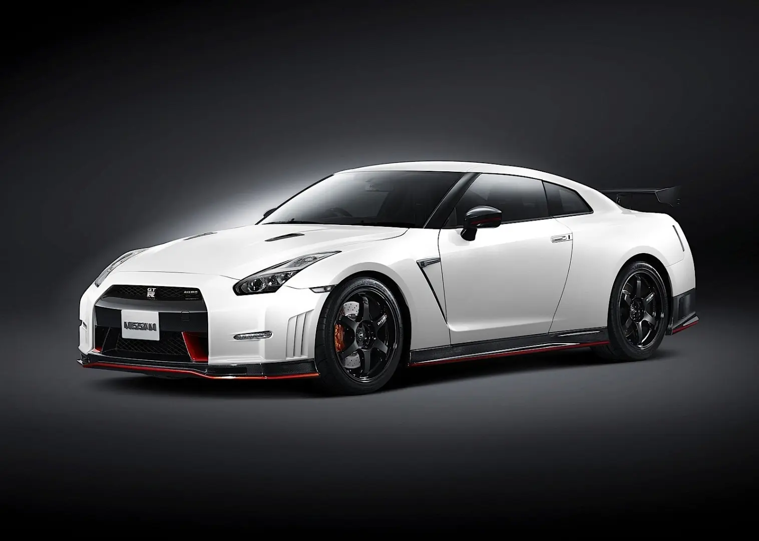 Nissan GT-R GT-R 3.8 V6 4WD R35 Nismo 2