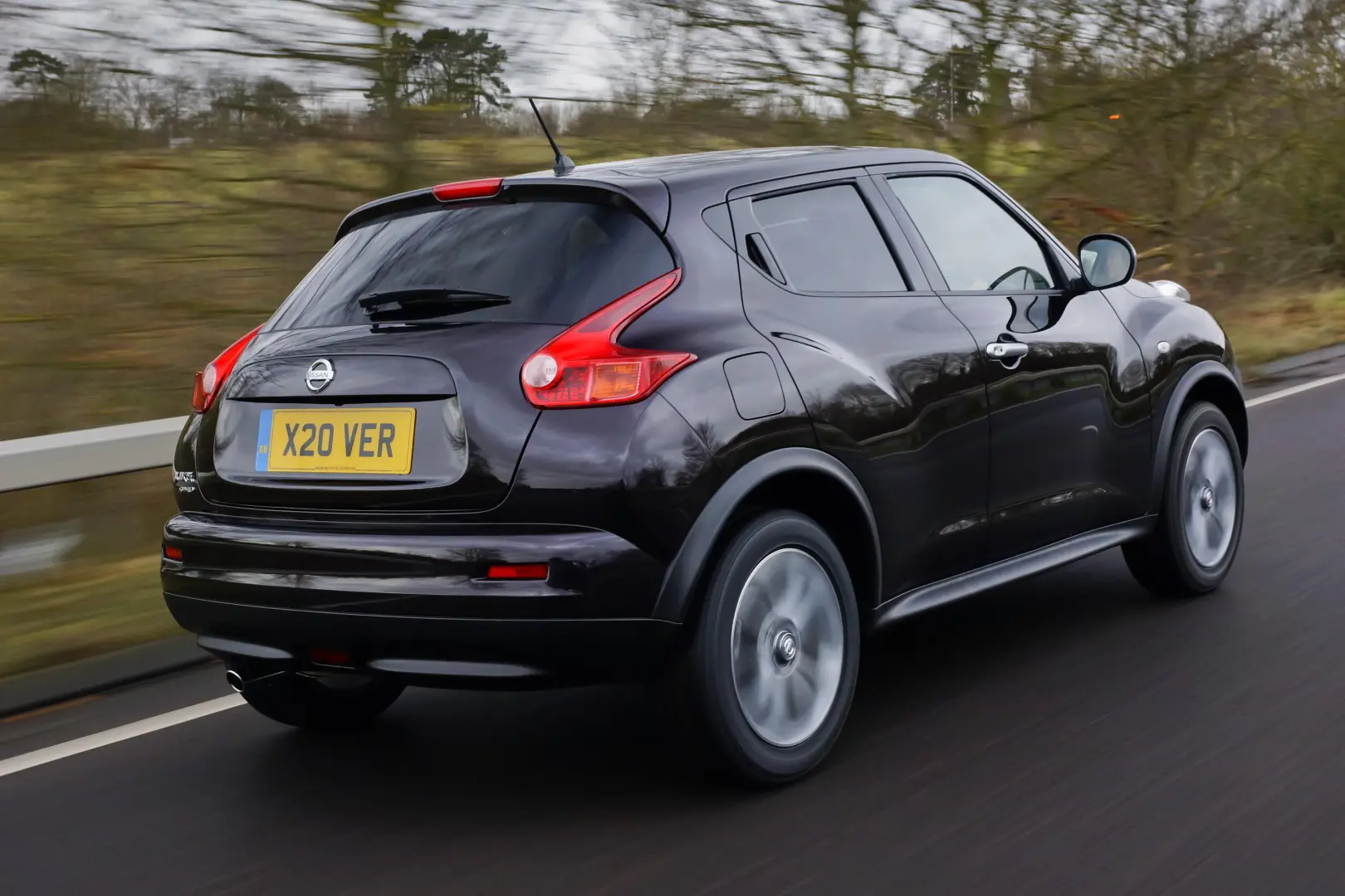 Nissan Juke Juke 1.6 4x2 Shiro CVT 2