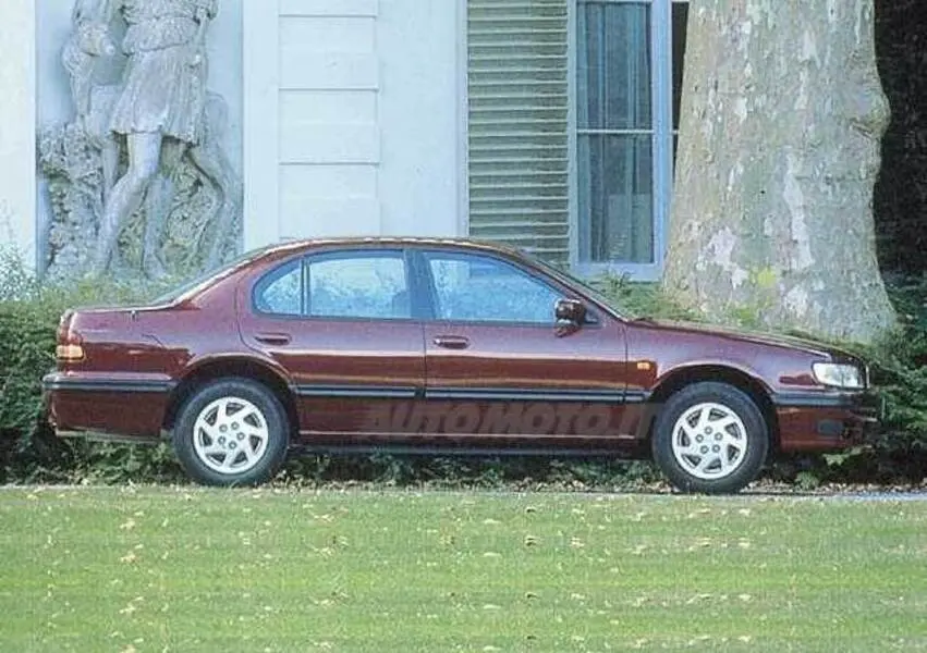 Nissan Maxima Maxima QX 2.0 V6 SE 6