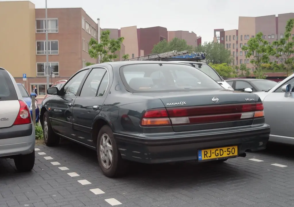 Nissan Maxima Maxima QX 2.0 V6 SE 3