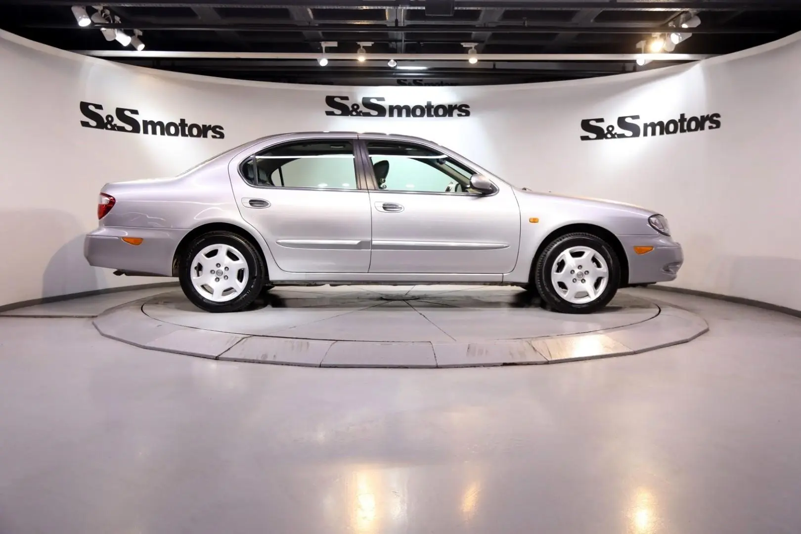 Nissan Maxima Maxima QX 2.0 V6 SE 7